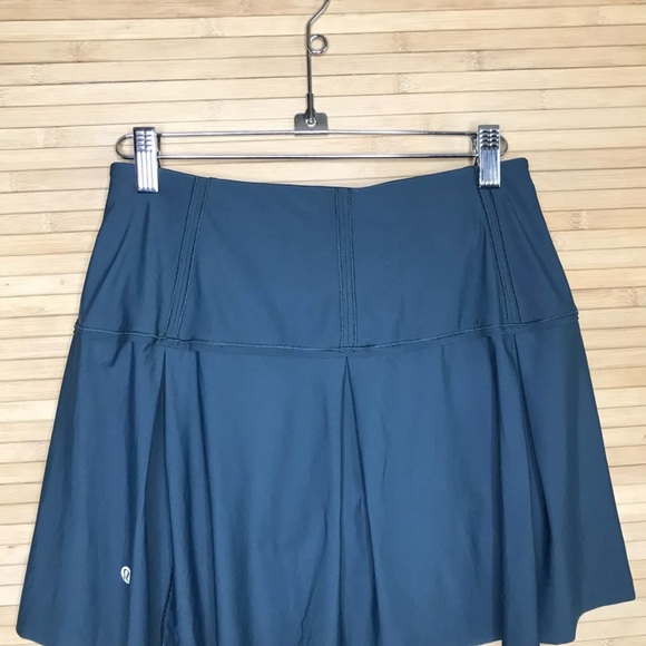 Lululemon skirt/skort - Lost in Pace - Teal Green 4 Tall - Picture 2 of 3